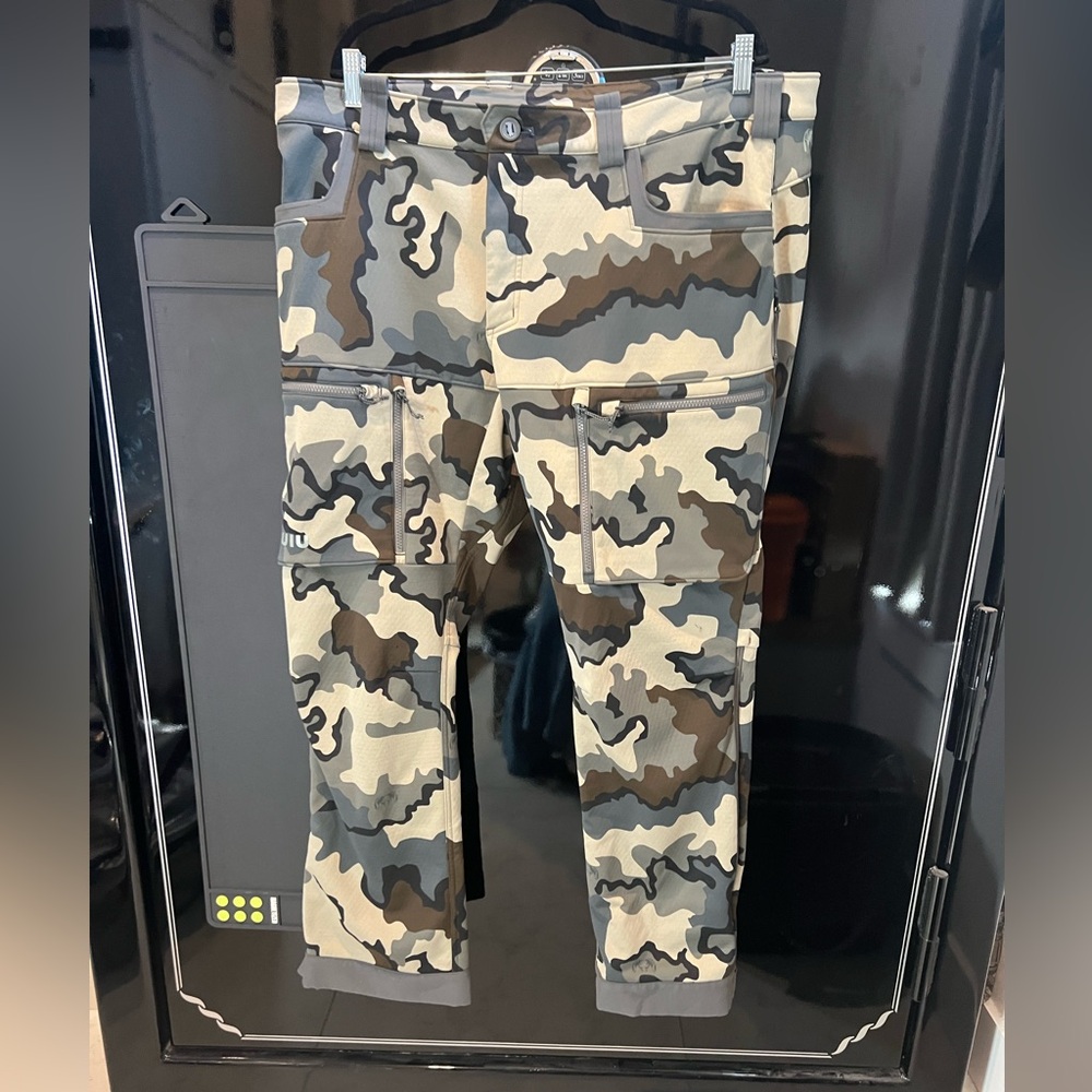 Kuiu Encounter pant. 42. Vias. Like new.